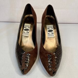 BROWN SUEDE & LEATHER 3” HEEL PUMP SIZE 7.5 by SKYLIGHTS EVC VINTAGE